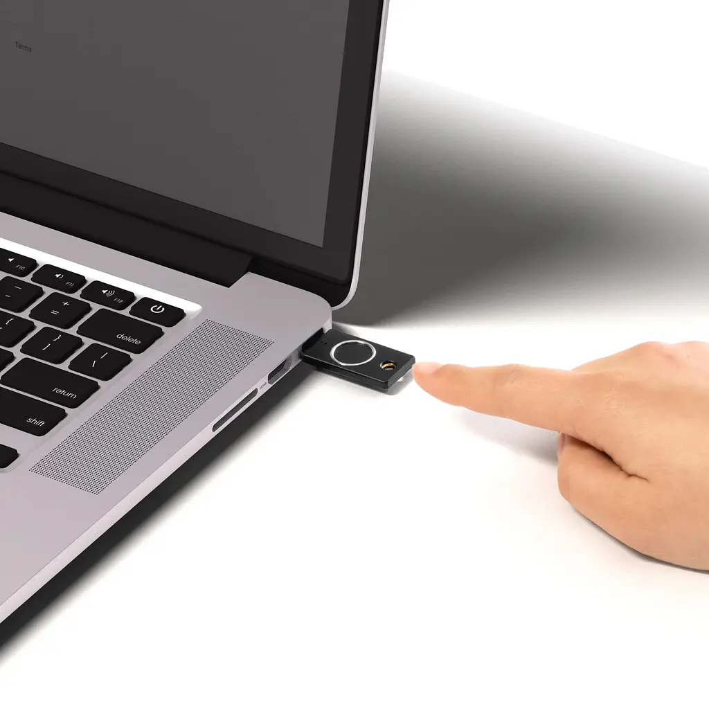 Апаратний ключ Yubico YubiKey Bio FIDO Edition USB Type-A (694481) - фото 4