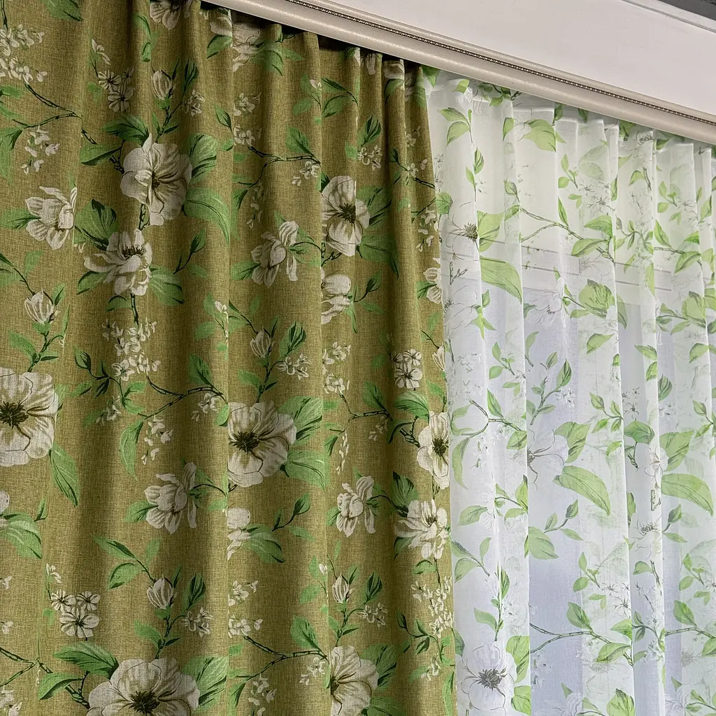 Льняні штори зеленого кольору з квітами 150х270 з тюлистом батистовим 400х270 на тасьме ALBO pbe0052610 - фото 7