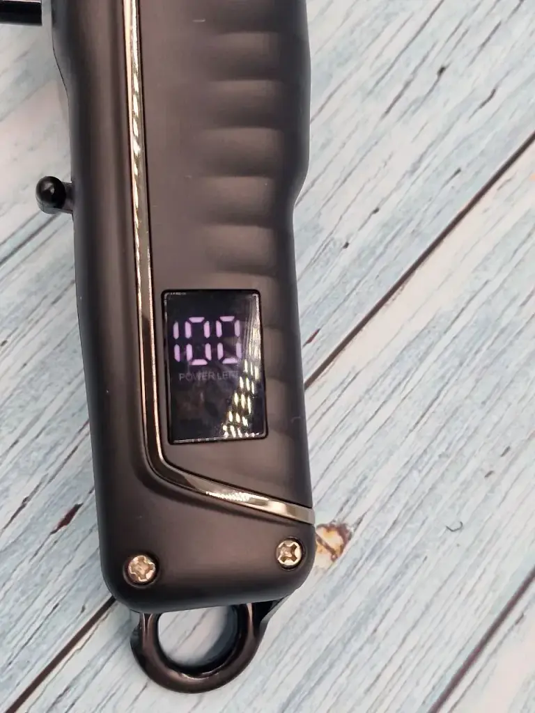 Машинка для стрижки VGR V-683 (10 Вт, LCD-дисплей, Регулювання ножа) - фото 3