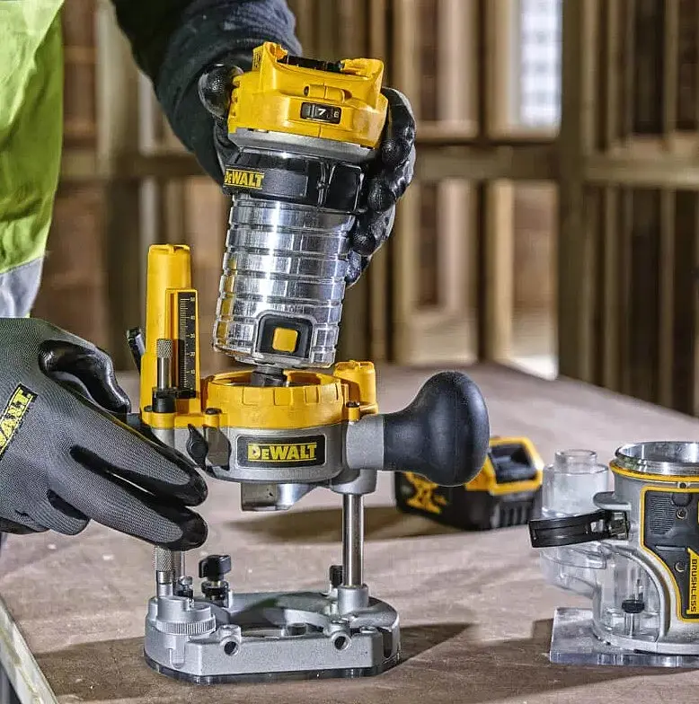 Фрезер акумуляторний DeWalt з АКБ та ЗП DCW604P2 - фото 3