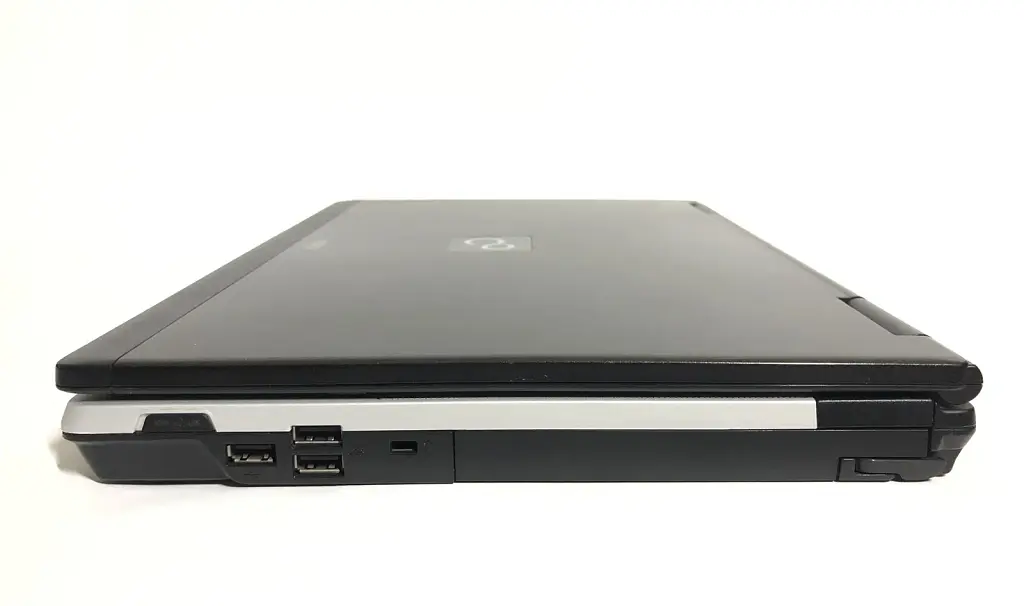 Ноутбук Fujitsu Celsius H710 / 15.6" FullHD / i7-2720QM / 8GB / 256GB SSD / NVIDIA Quadro 1000M, 2GB / Win10Pro / 3G / сканер відбитка - Б/в - фото 6