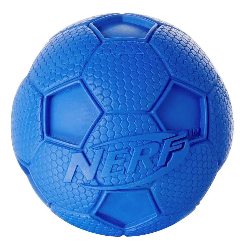 М'ячик для собак з пищалкою Nerf Dog Soccer Squeak Ball - фото 2