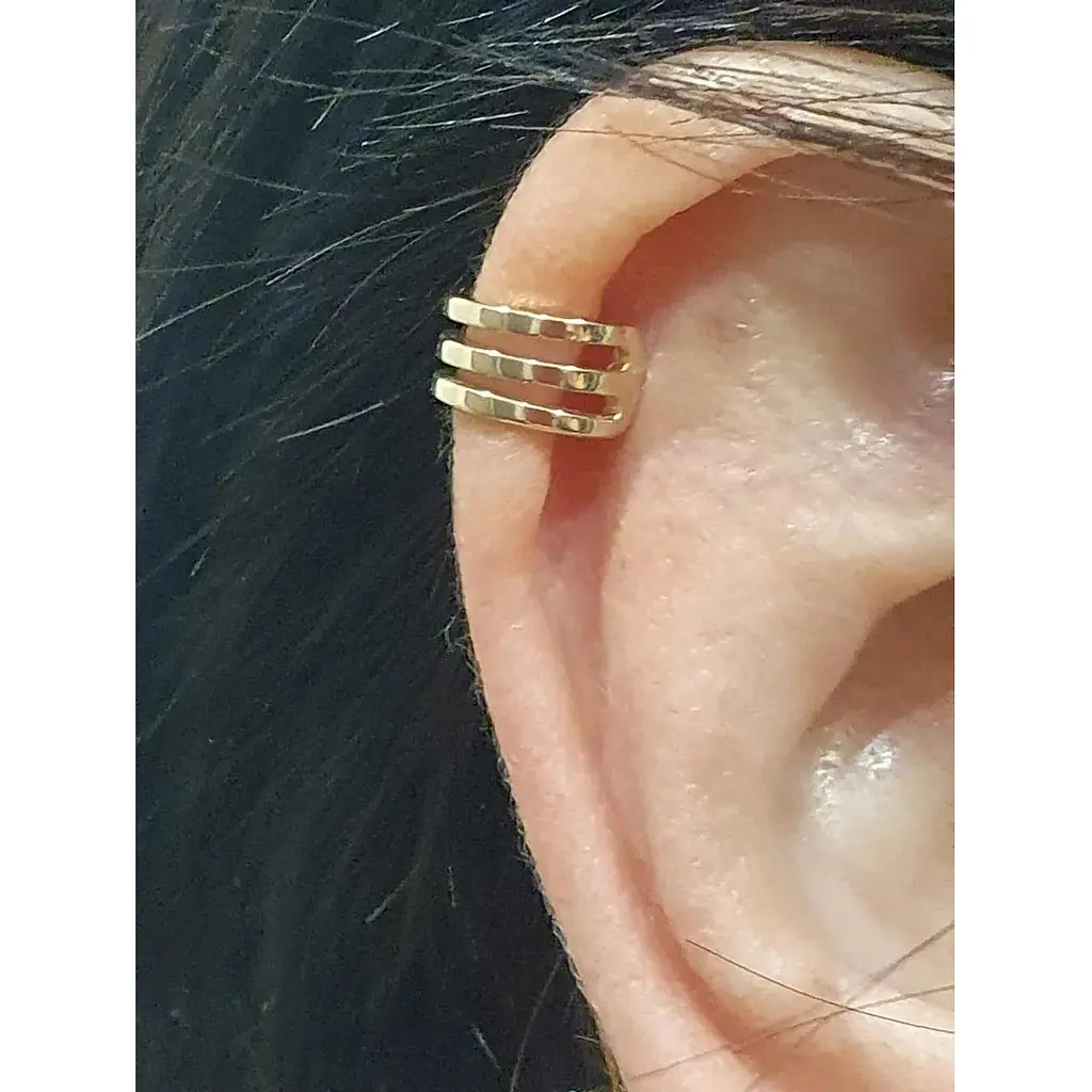 Золотая серьга-каффа на хеликс Платон. 1С364/00Б - фото 2