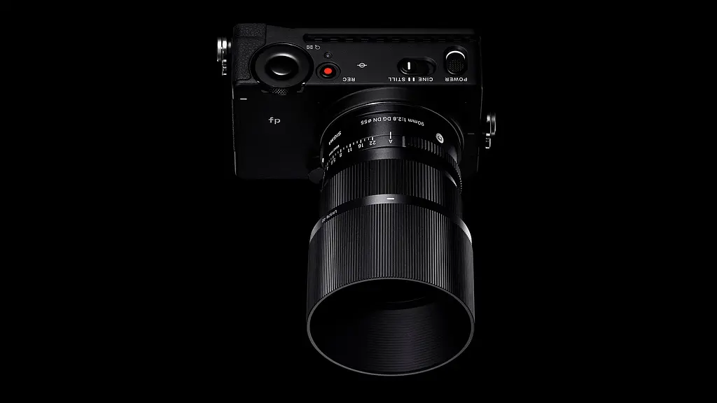 Об'єктив Sigma AF 90mm f/2.8 DG DN Contemporary Sony E (00-85126-26165-8) [88487] - фото 4