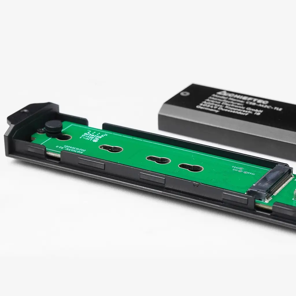 Зовнішня кишеня Chieftec M.2 PCIe NVMe/SATA SSD CEB-M2C-TLE USB3.2 Gen2 Type-C Tool-Less Aluminum/Plastic (CEB-M2C-TLE) - фото 3