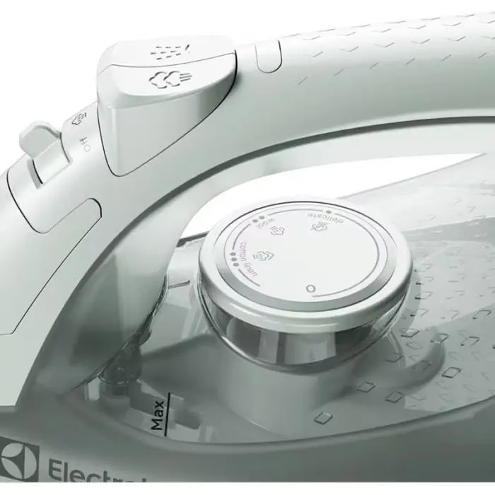 Праска компактна Electrolux 2000 Вт 200 мл паровий удар 80 г керамічна підошва зелений - фото 4