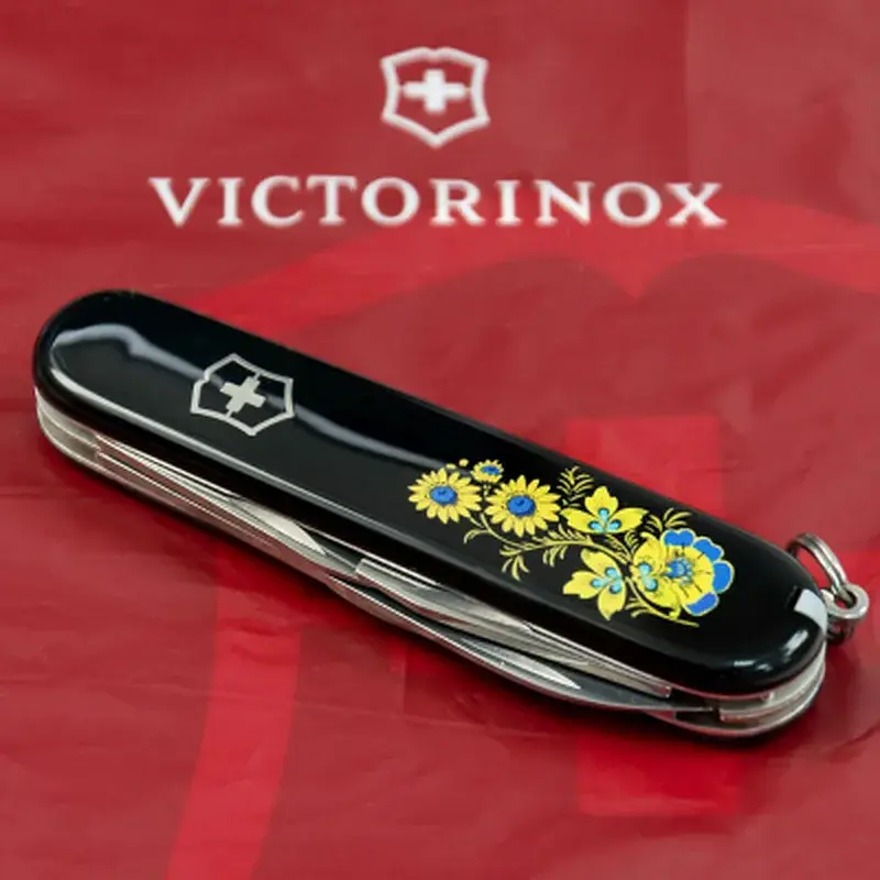 Ніж Victorinox Spartan Ukraine Black "Квіти" (1.3603.3_T1050u) - фото 2
