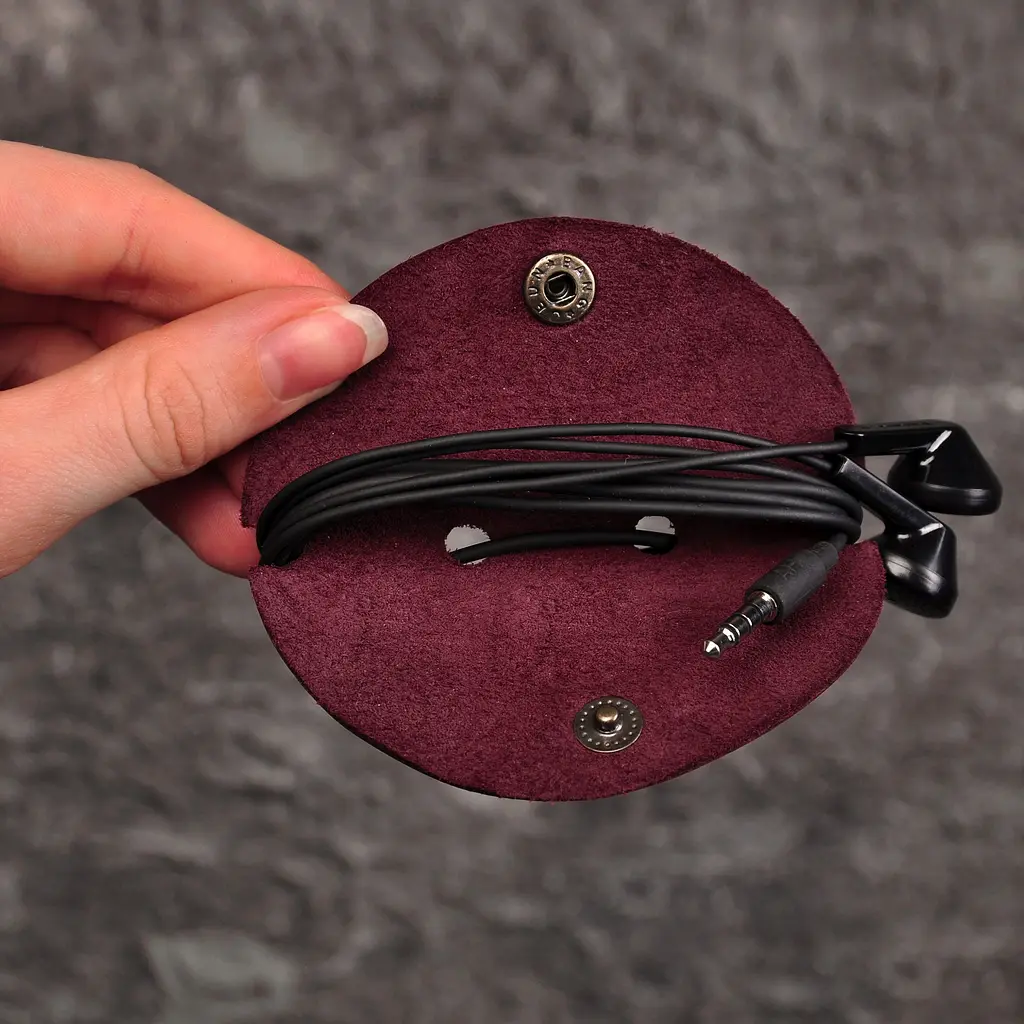 Шкіряний холдер для навушників та проводів бордовий - фото 3
