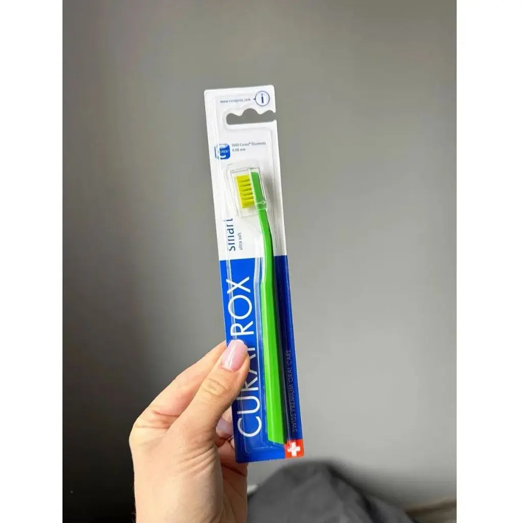 Зубная детская щетка Curaprox Smart Ultra Soft зеленая с желтым - фото 4