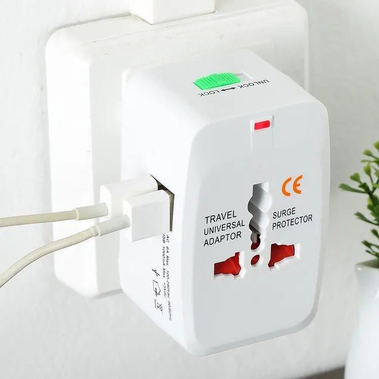 Перехідник мережевий Travel Adaptor Universal, набір 2 штуки, універсальний трійник для розеток - фото 3