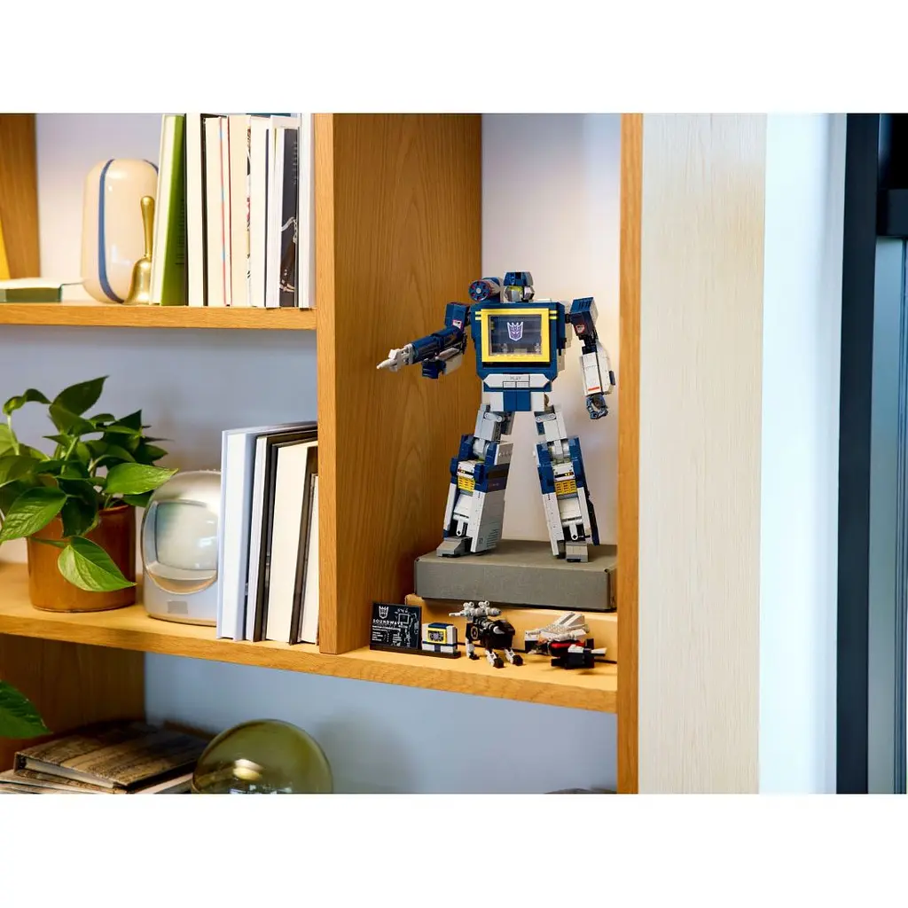 Конструктор LEGO Icons Transformers Саундвейв 1505 деталей (10358) - фото 12
