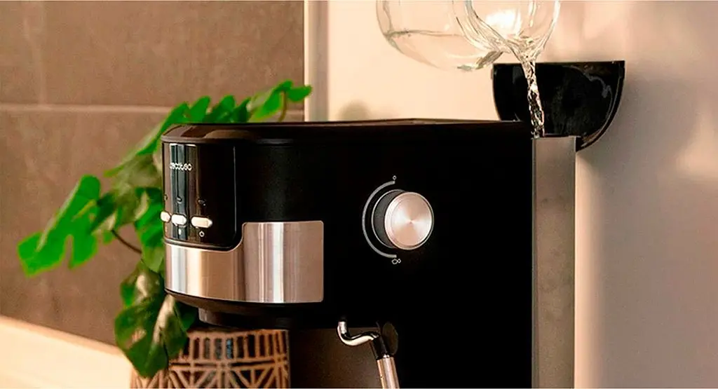 Кофеварка рожковая Cecotec Power Espresso 20 Pecan [CCTC-01724] [109548] - фото 4