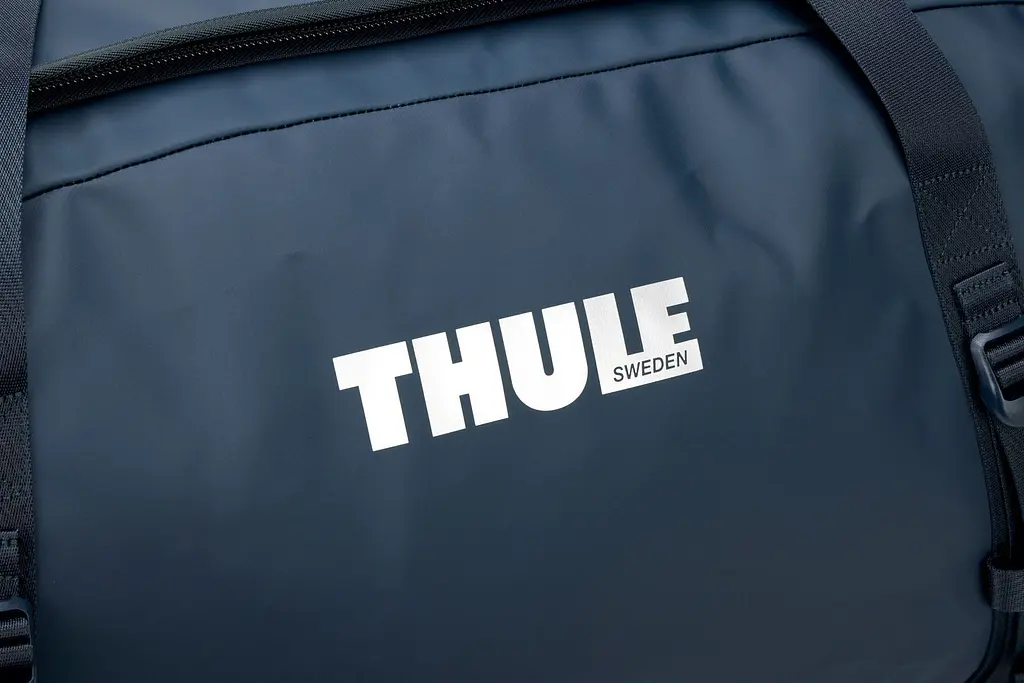 Спортивная сумка Thule Chasm Duffel 130L (Darkest Blue) 3205599 (TH 3205599) - фото 10