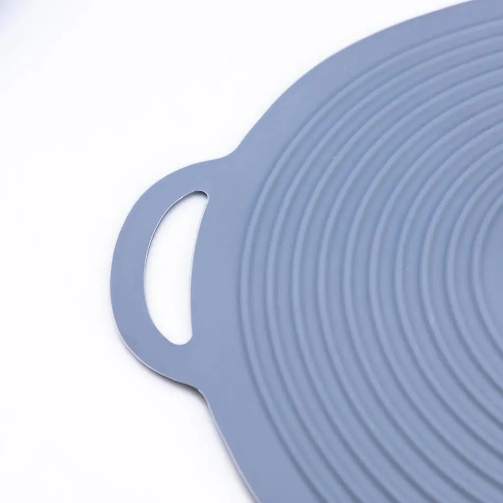 Крышка для посуды TS Kitchen силиконовая универсальная диаметром 28 см серая HP34540L - фото 4