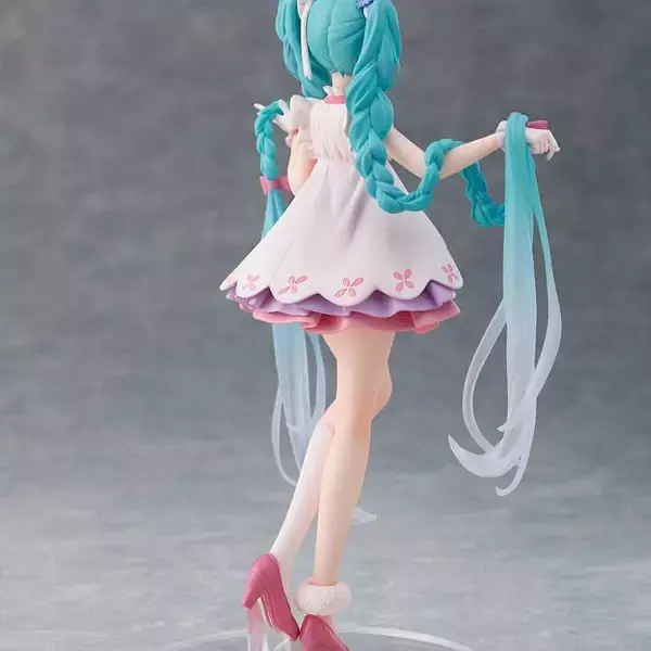 Фигурка Taito Хацунэ Мику Hatsune Miku Wonderland Hatsune Miku Rapunzel 19 см T V HMWR 19 - фото 5