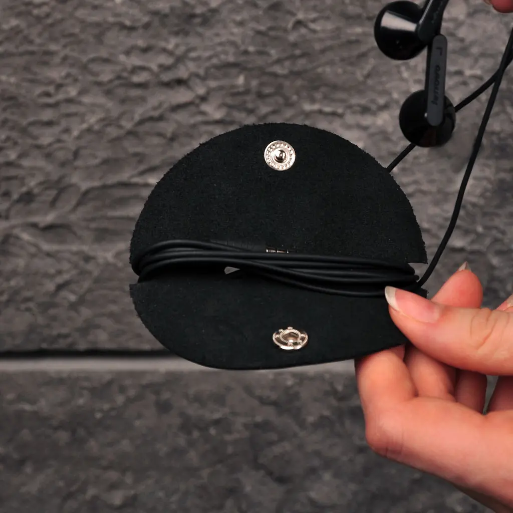 Шкіряний холдер для навушників та проводів чорний - фото 4