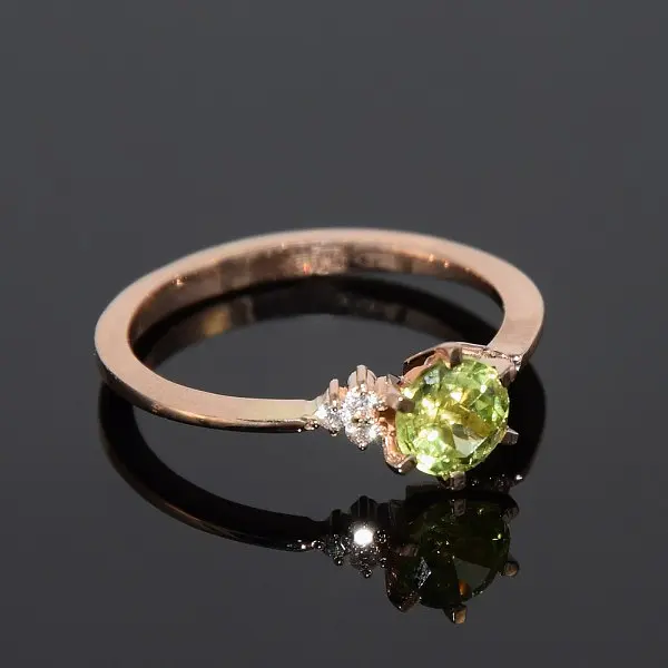 Каблучка з червоного золота з хризолітом 18.5 K-0090 - фото 2