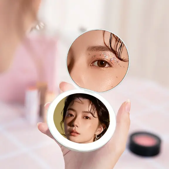 Кишенькове кругле дзеркало для макіяжу з LED підсвічуванням Pocket Mirror USB - фото 3