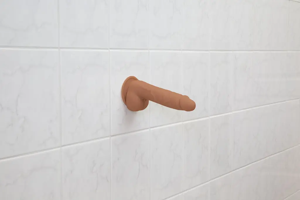 Фаллоимитатор Addiction Steven 7.5 Silicone Dong, 19 см + вибропуля в подарок - фото 5