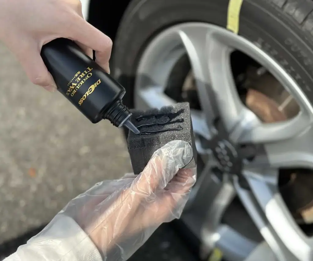 Чорніння для шин SOFT99 DiGloss Black Devil Tire Wax, глянцевий ефект - фото 5
