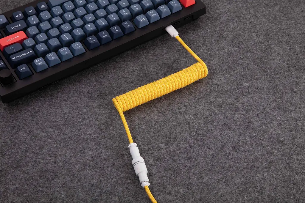 Кабель Keychron USB-A/USB-C > USB-C заряджання/синхронізації, 1.36м, Type-C, Coiled Aviator, жовтий - фото 5