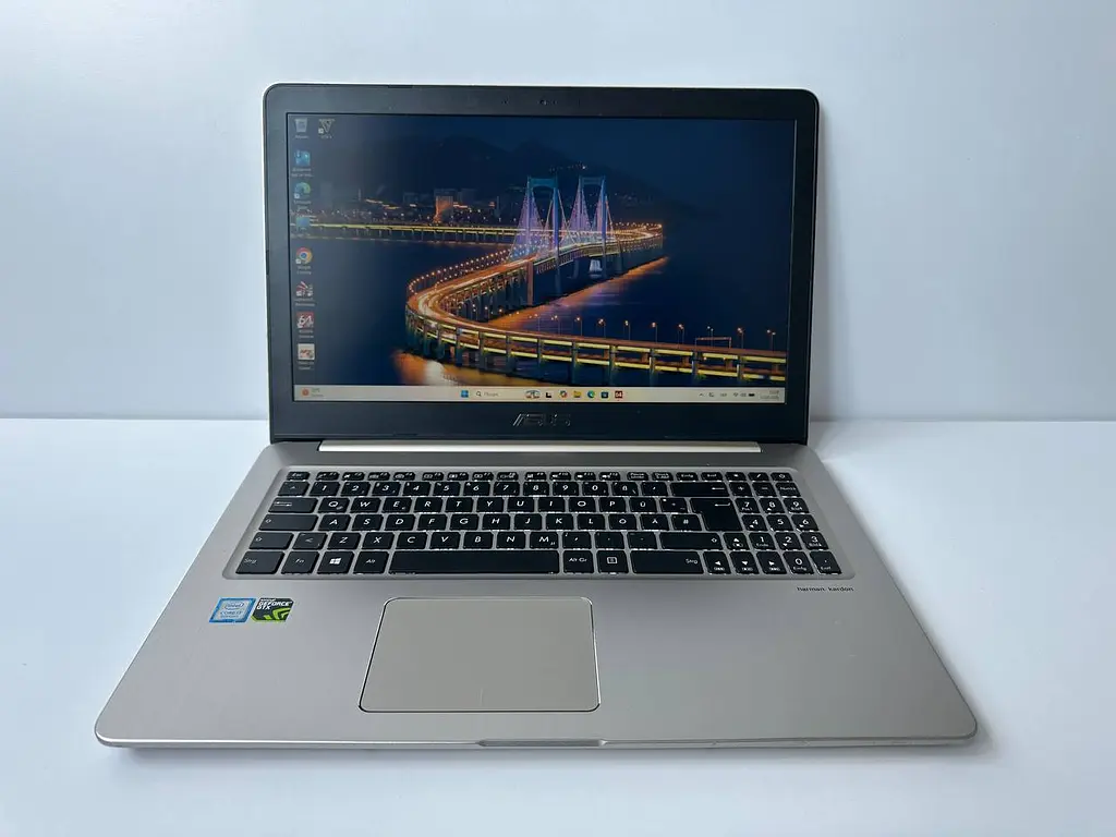 Ігровий ноутбук ASUS VivoBook Pro 15 N580GD 15.6" (i7-8750H / 16GB / SSD 256GB / GTX 1050 4GB) б/в - фото 2