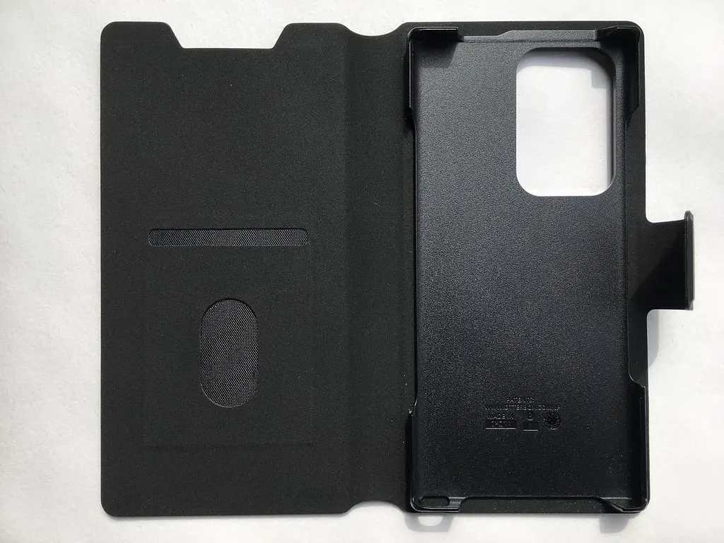 Протиударний чохол-книжка OtterBox Strada Series Via 77-86602 Samsung Galaxy S22 Ultra (6.8") Black - фото 3