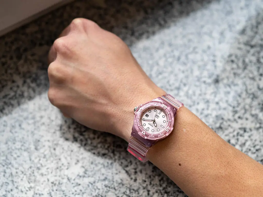 Годинник Casio LRW-200HS-4EVEF - фото 2