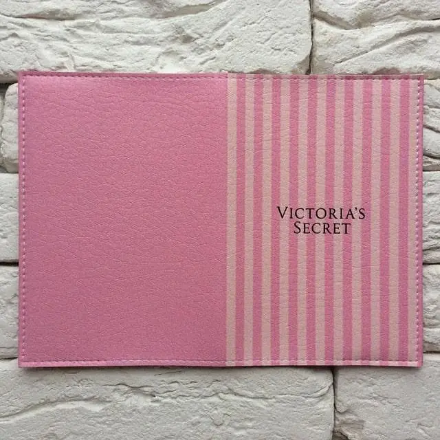Обкладинка для паспорта Victoria's Secret 3 - фото 3