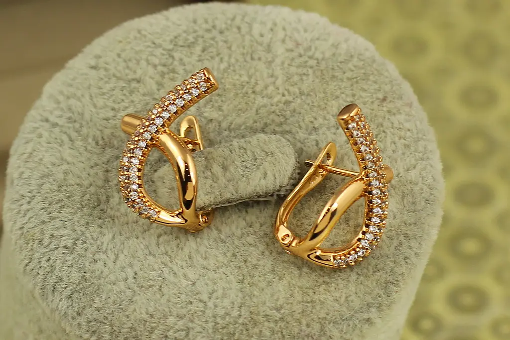 Сережки Xuping Jewelry Символ 1,8 см золотисті - фото 4