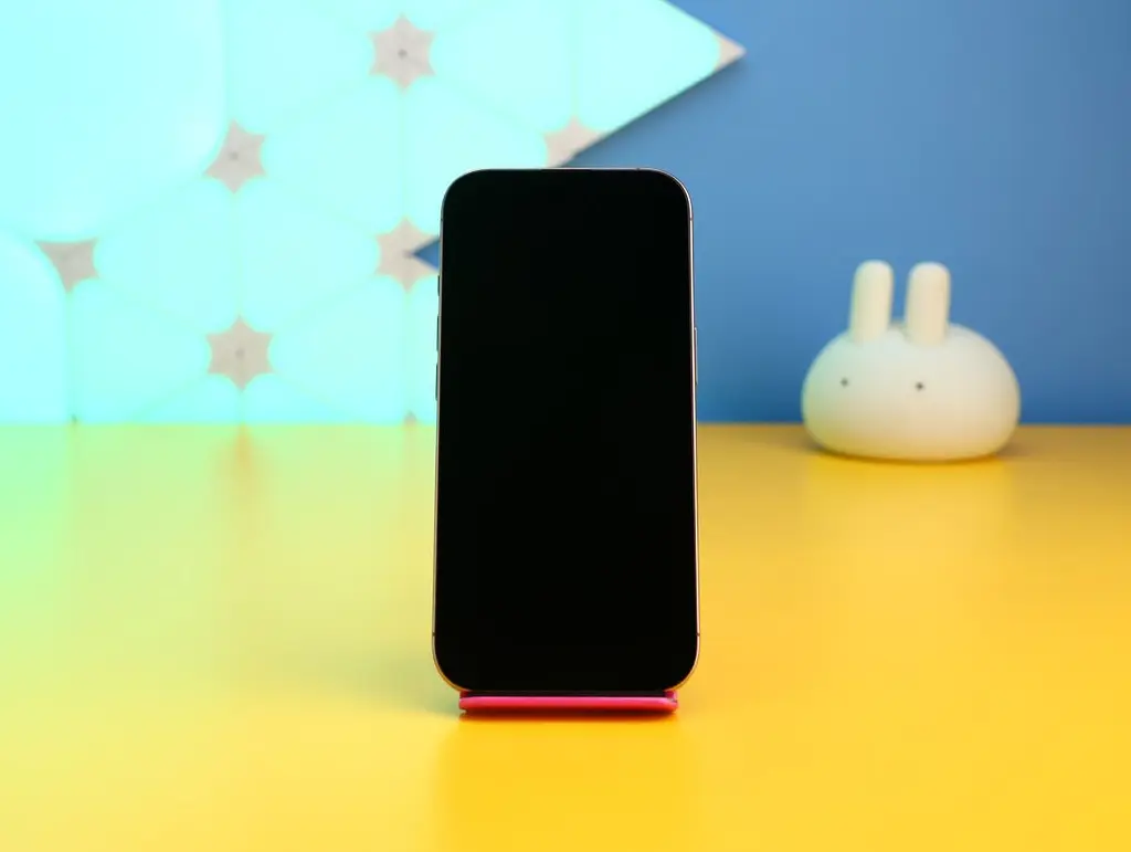 Смартфон Apple iPhone 16 Pro 256GB Desert Titanium (MYNK3) Б/У [177050] - фото 4