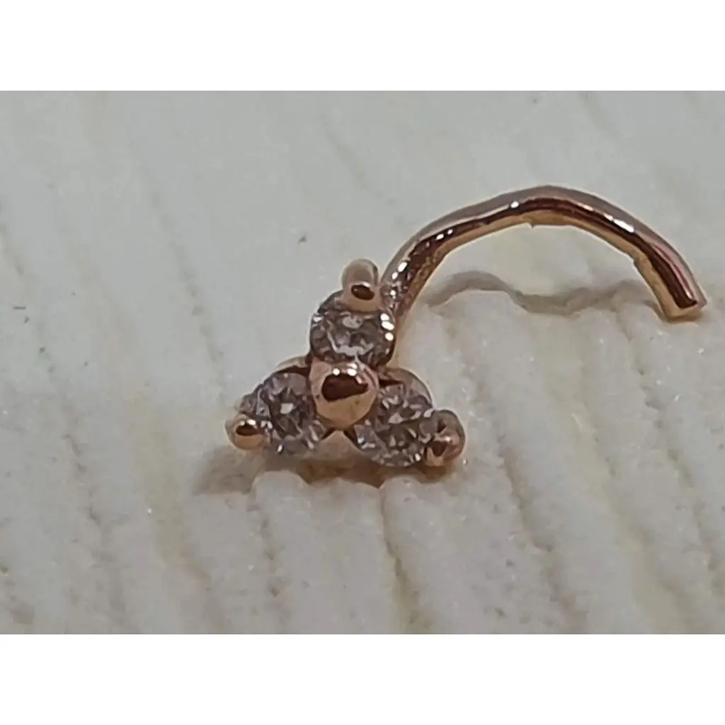 Золотая серьга-пирсинг в нос Dear с фианитами. 1039.1 - фото 2