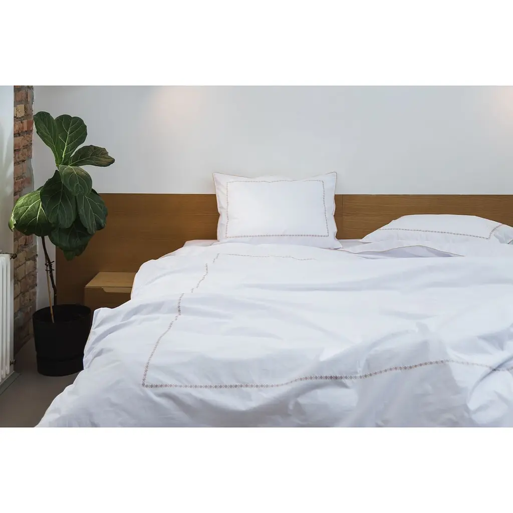 Комплект постельного белья Ecotton Premium евро перкаль вышивка с бежевым кантом (25144) - фото 2