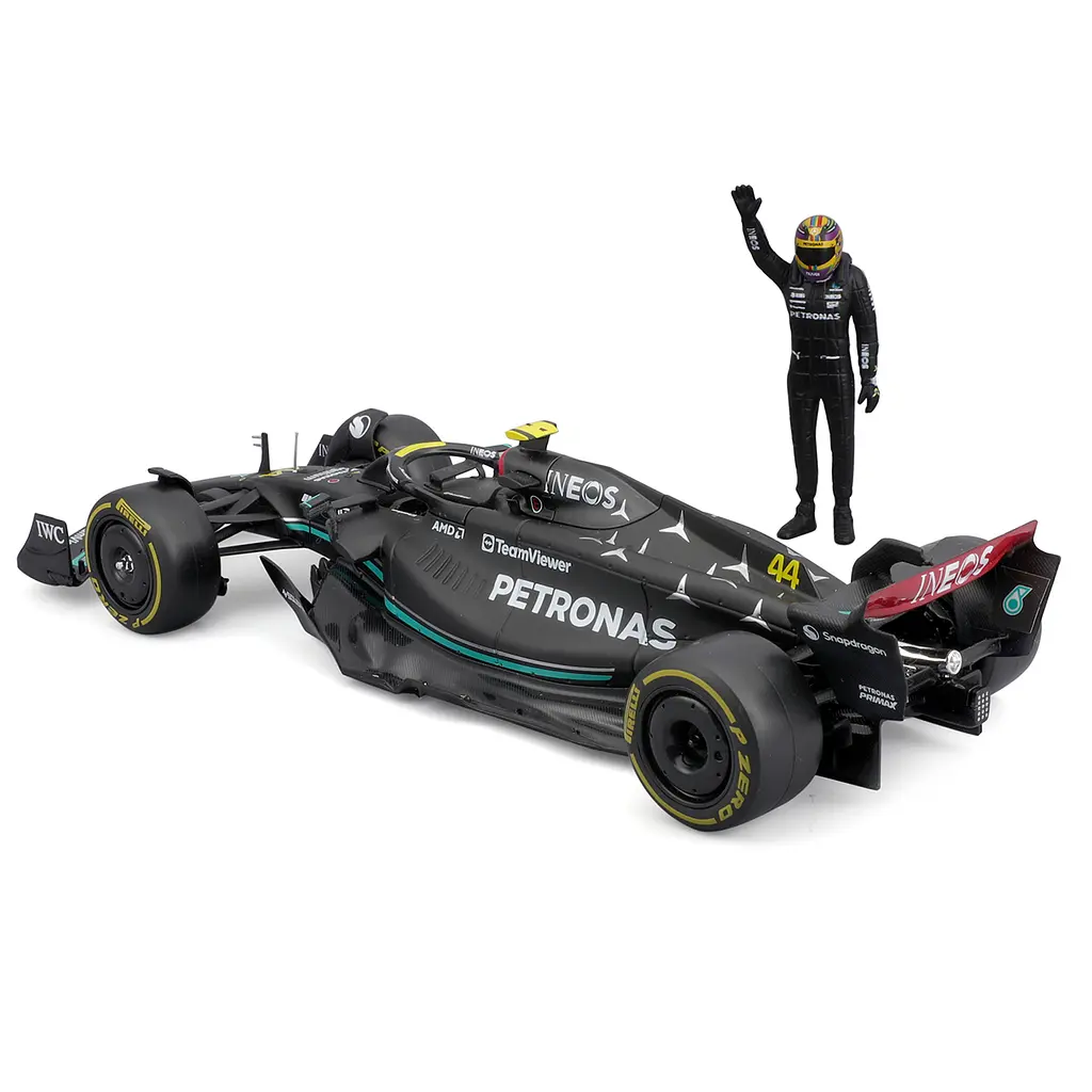 Автомодель з фігуркою Bburago Mercedes-AMG F1 W14 E Performance 1:24 в асортименті (18-28037) - фото 4