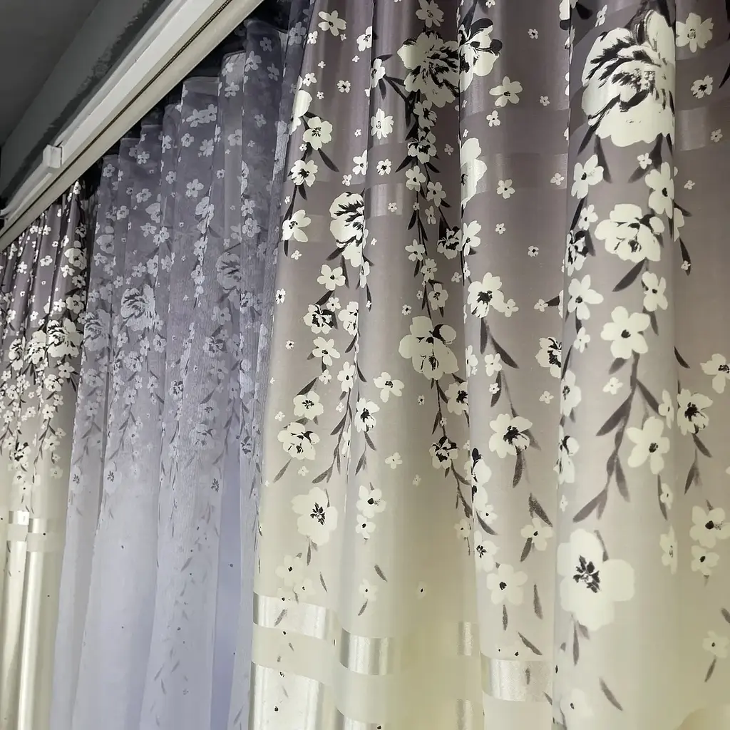 Атласні штори з квітами сірого кольору 150х270 з батистовим тюлем 400х270 ALBO pbe0052732 - фото 2