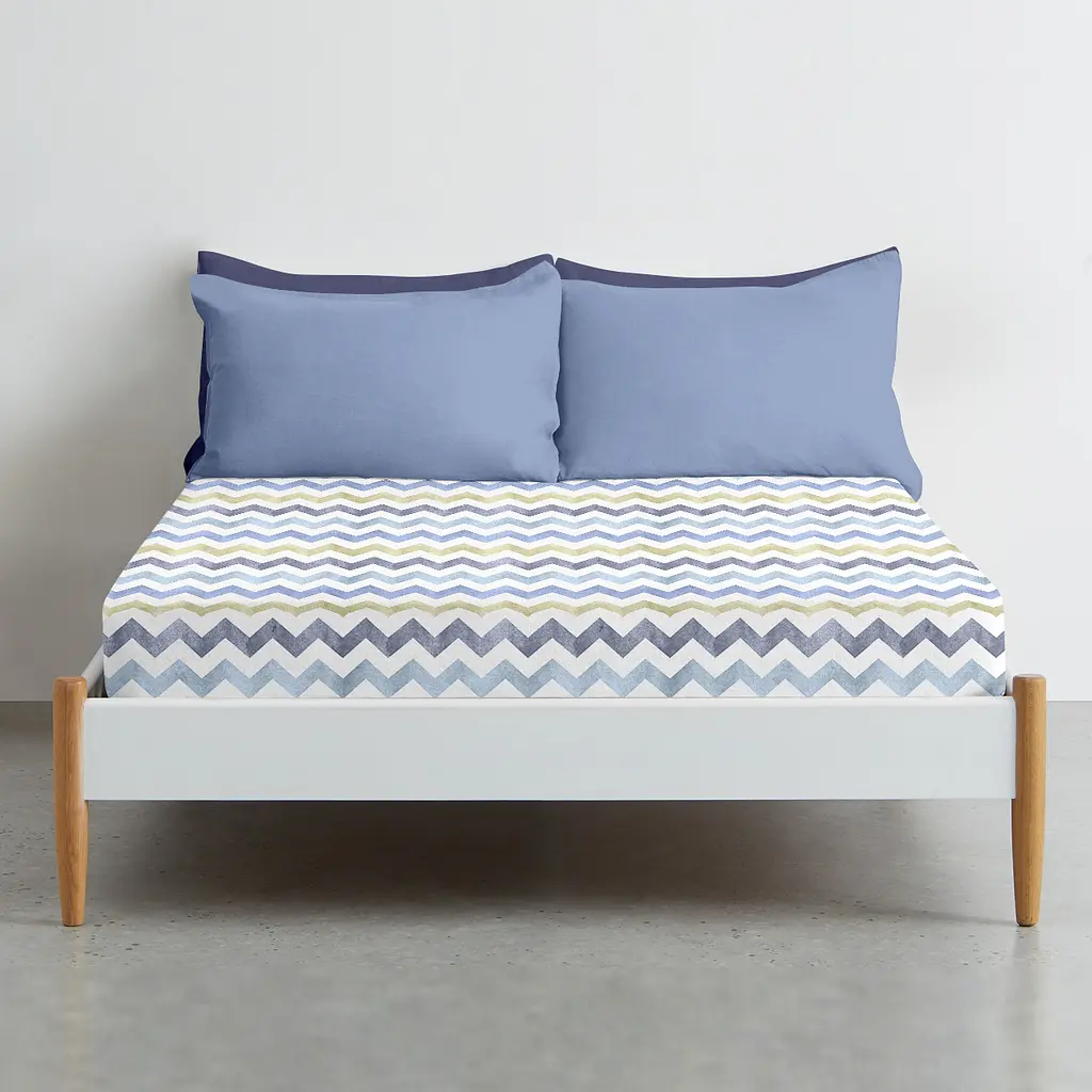 Простынь Cosas на резинке в детскую кроватку 70х140 zigzag, небесная (ZigBlueSkyBeige_70x140x12) - фото 3