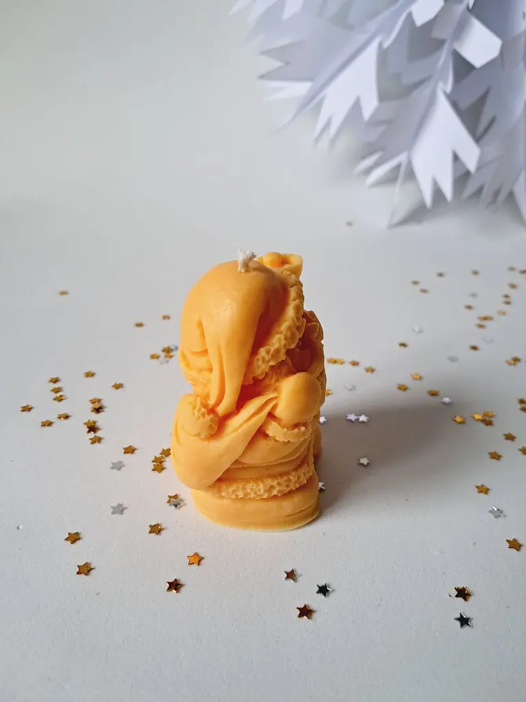Свічка Svich Shop Санта-Клаус темно-жовтий колір - фото 5