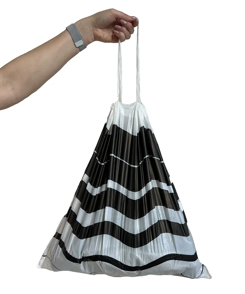 Пакети для сміття з принтом Добра господарочка Black&White з затяжками 60 л 20 шт. - фото 2