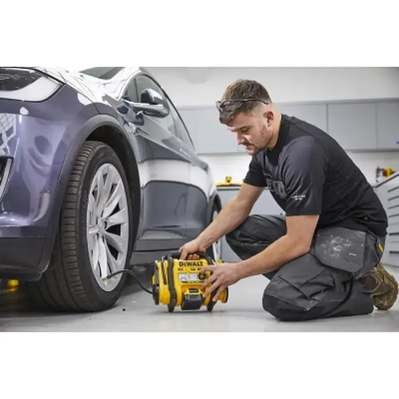 Автомобільний компресор DeWALT акумуляторний DCC018N (Без АКБ та ЗП) (DCC018N) - фото 7