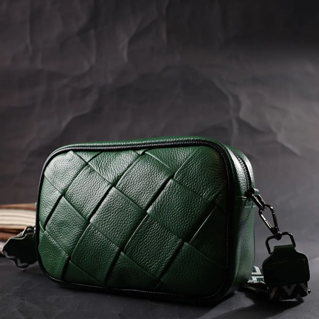 Цікава шкіряна сумка з плетіннями для стильних жінок Vintage 22410 зелена - фото 7