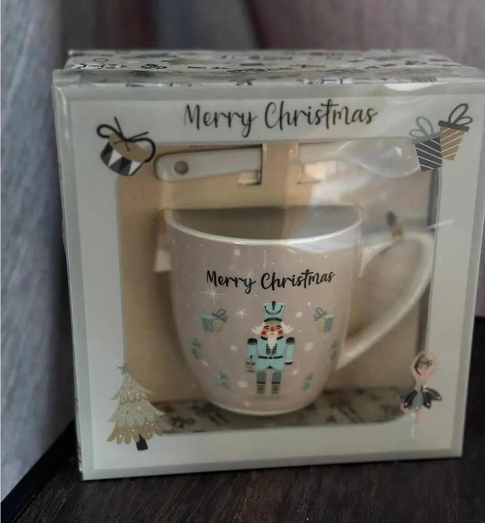 Новогодняя чашка Elisey 9150-002-1 Merry Christmas керамическая с ложкой 175 мл Бежевая - фото 4