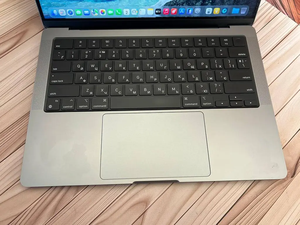 Ноутбук Apple MacBook Pro 14" 2021 M1 Pro/16/512 (RK04LDVHW3) Б/в - фото 2