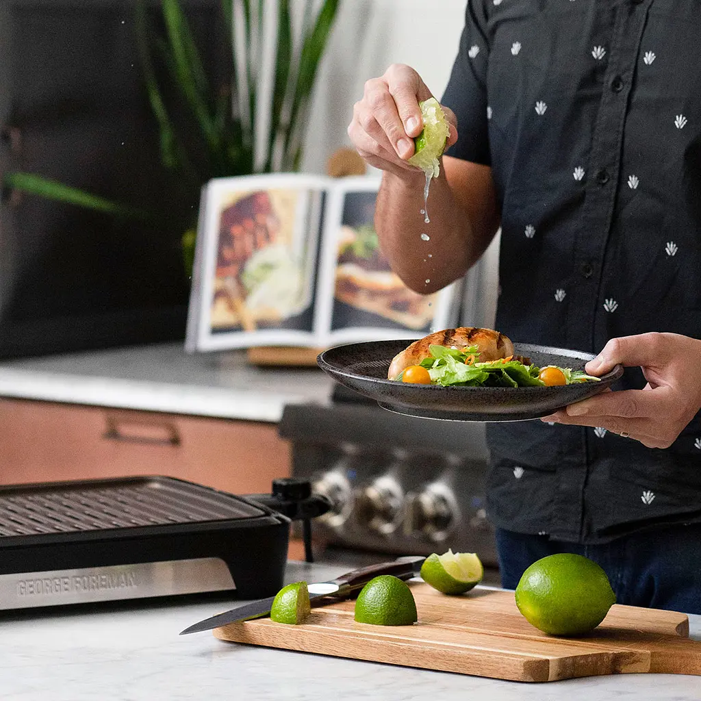 Гриль George Foreman 25850-56 Smokeless BBQ Grill 1606 Вт титанное напыление пластин черный (25850-56) - фото 9