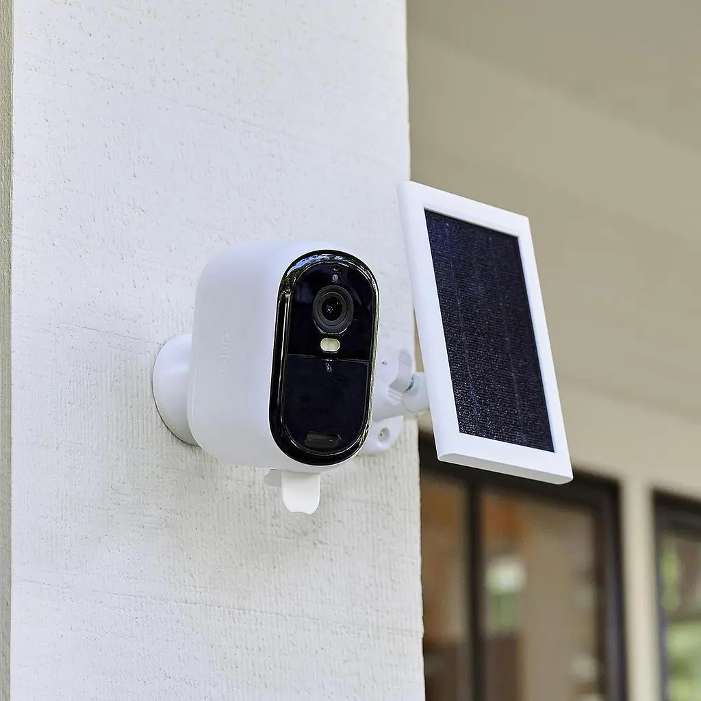 Зарядний пристрій для сонячних панелей Arlo Essential (2-го покоління) - сертифікований аксесуар Arlo - Працює з вуличною камерою - фото 2