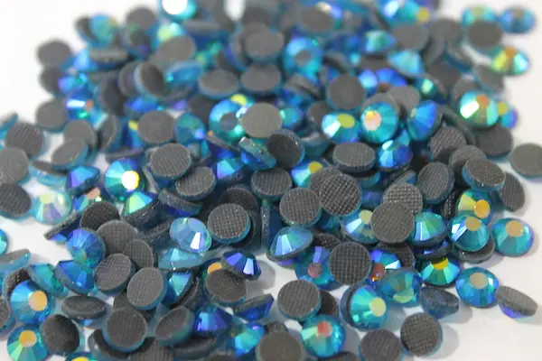 Стрази скляні на термооснові 3 мм 100 шт блакитні Zircon (№06)