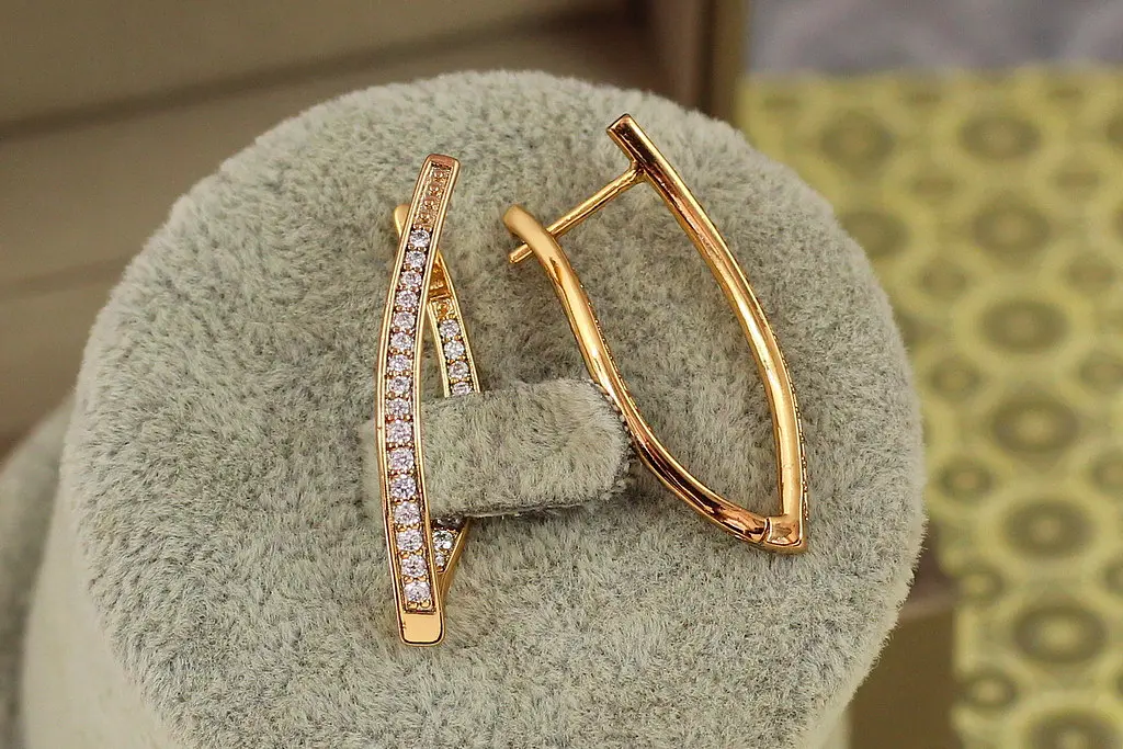 Сережки Xuping Jewelry овальні дужки 3 см золотисті - фото 3