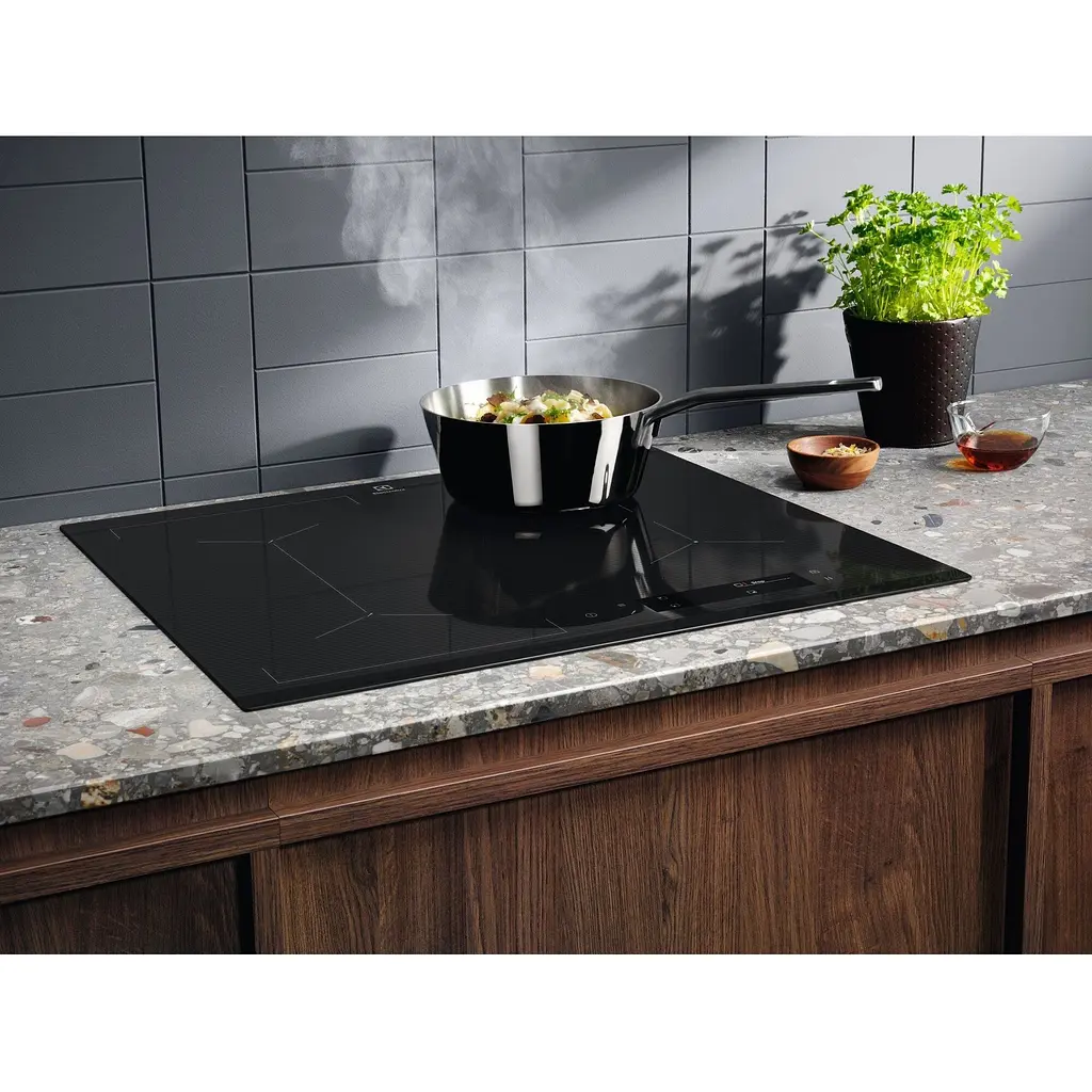 Варильна поверхня Electrolux EIS6648 індукційна [137877] - фото 4