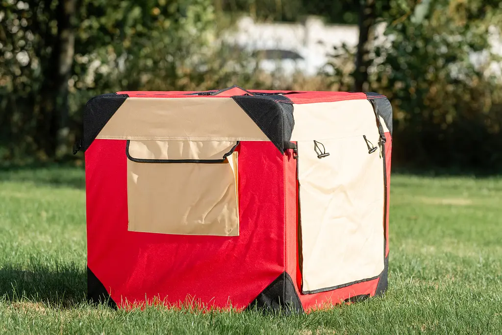 М'яка клітка для собак SenFul Pet Soft Crate з флісовим килимком та чохлом, червоно-бежева - фото 6