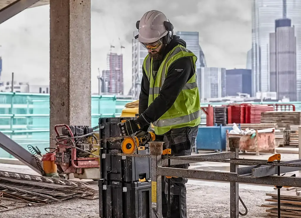 Акумуляторна болгарка DeWalt без АКБ та ЗП DCG418N - фото 4