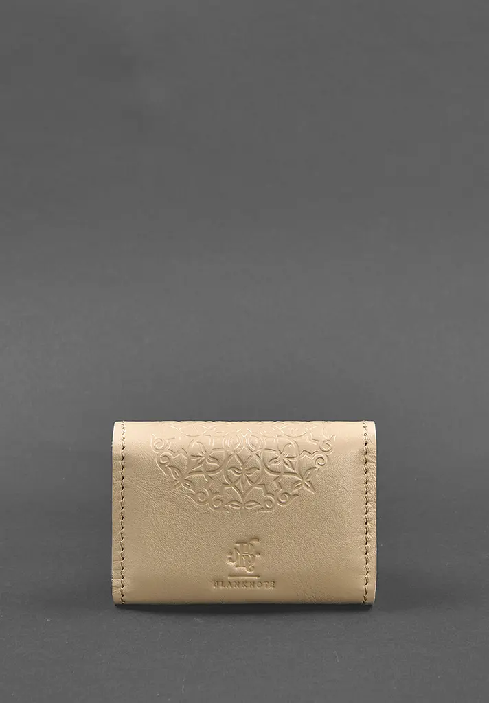 Женский кожаный кард-кейс 3.0 (гармошка) светло-бежевый с мандалой. - фото 5